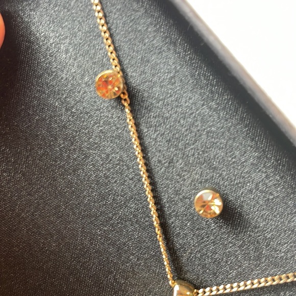 Tiger Eye Pendant Necklace & Matching Earrings Studs - Picture 4 of 4